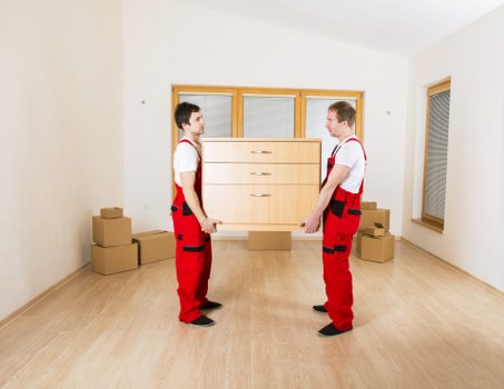 France removals professionals coordinating a structured home or office move